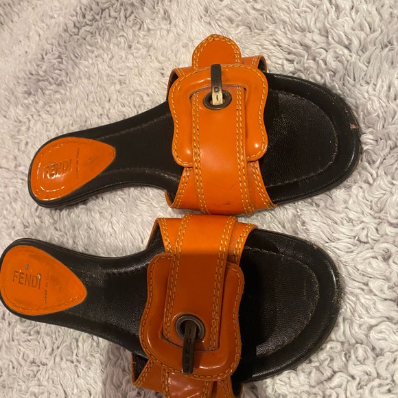 Fendi sandals authenticated size 6 in good condition beautiful color - Picture 3 of 10